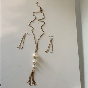 3 pearl statement necklace and earrings